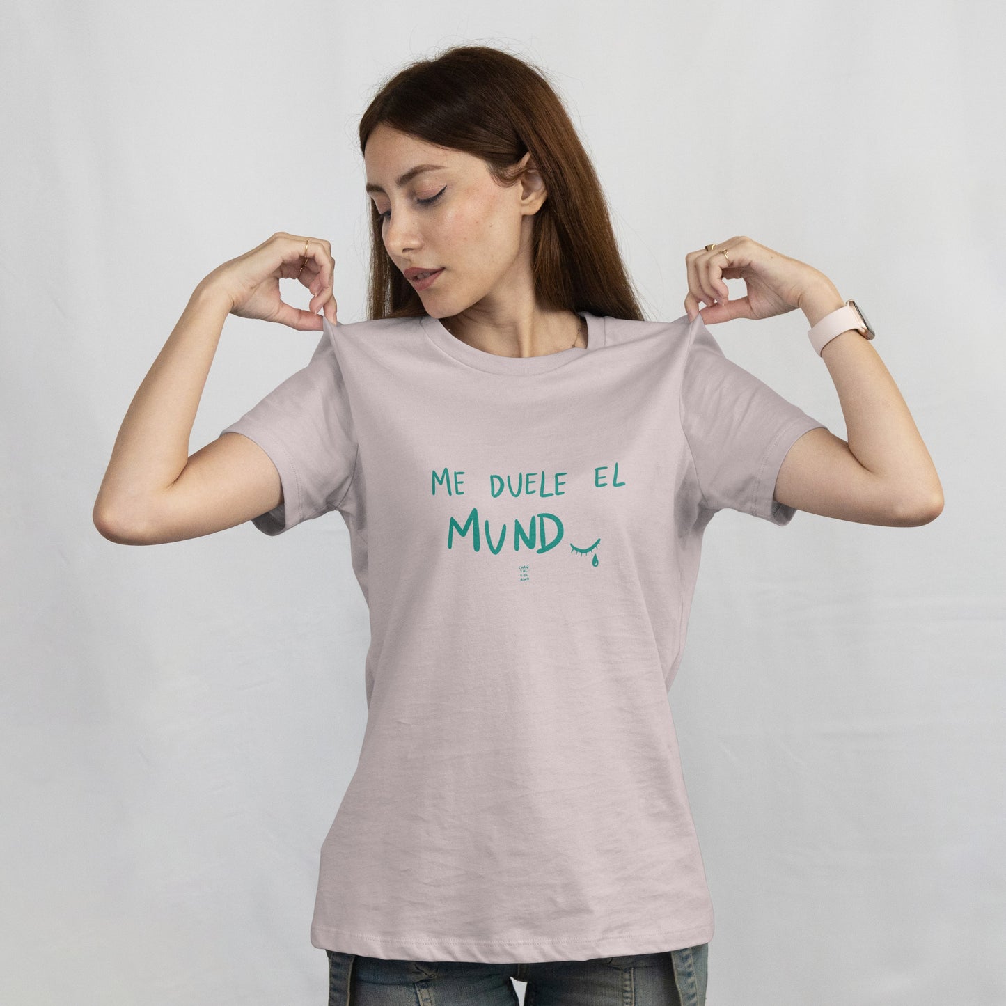 Camisetas "Me duele el mundo" - Chantal Vizcaíno
