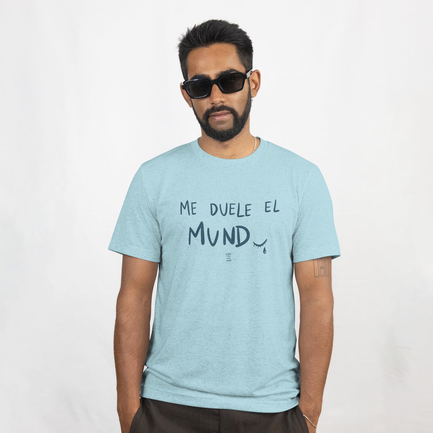 Camisetas "Me duele el mundo" - Chantal Vizcaíno